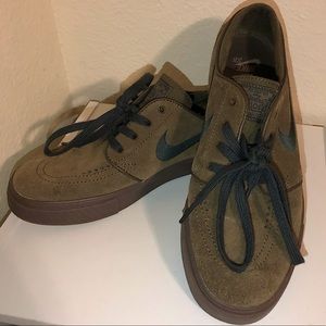 Nike Janoski